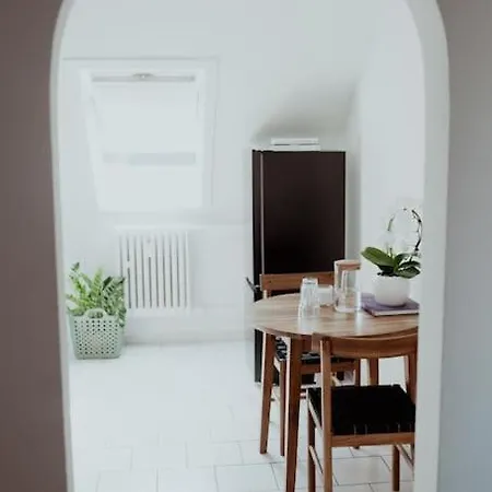 Apartment 3-zimmer-wohnung Im Herzen Von Ruettenscheid *
